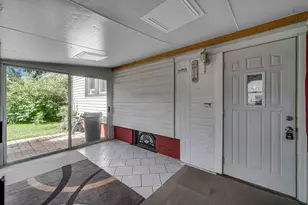 715 N County St, Waukegan, IL 60085 - Photo 22
