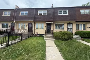 351 E 91st St, Chicago, IL 60619 - Photo 1
