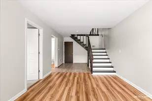 29W365 Thornwood Ln, Warrenville, IL 60555 - Photo 12