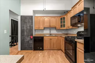 29W365 Thornwood Ln, Warrenville, IL 60555 - Photo 6