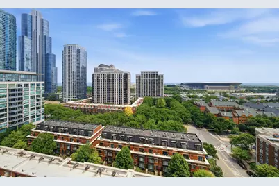 100 E 14th Street #1403, Chicago, IL 60605 - Photo 14