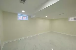 6078 N Troy St, Chicago, IL 60659 - Photo 22