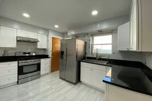 6078 N Troy St, Chicago, IL 60659 - Photo 8