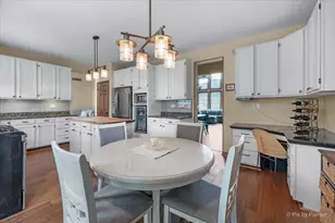 303 Torrington Dr, Bloomingdale, IL 60108 - Photo 12