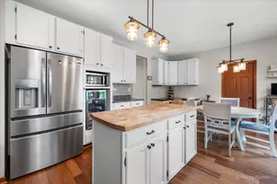 303 Torrington Dr, Bloomingdale, IL 60108 - Photo 8