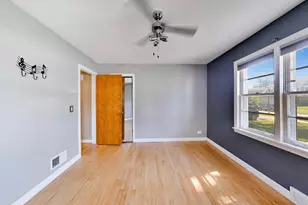 479 N Elm Ave, Elmhurst, IL 60126 - Photo 20