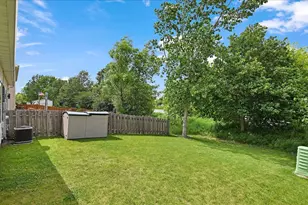 2582 Carlisle Ln, Hampshire, IL 60140 - Photo 18