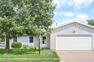 2318 Osage Dr, Champaign, IL 61821 - Photo 4