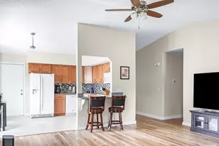 2318 Osage Dr, Champaign, IL 61821 - Photo 8