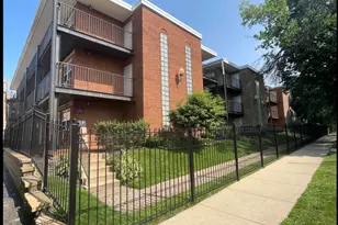 4537 N Dover St, Chicago, IL 60640 - Photo 2