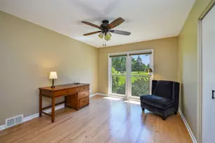 588 Williamsburg Rd, Glen Ellyn, IL 60137 - Photo 34