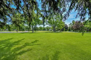 588 Williamsburg Rd, Glen Ellyn, IL 60137 - Photo 44