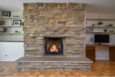 588 Williamsburg Road, Glen Ellyn, IL 60137 - Photo 16