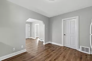 908 Wheeler St, Woodstock, IL 60098 - Photo 8