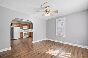 908 Wheeler St, Woodstock, IL 60098 - Photo 4