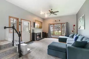 318 Seafarer Dr, Third Lake, IL 60030 - Photo 4