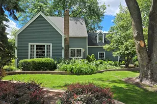 318 Seafarer Dr, Third Lake, IL 60030 - Photo 2
