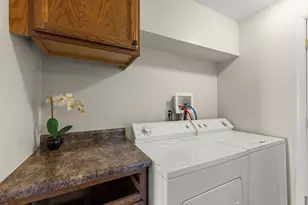 913 N 15th St, Dekalb, IL 60115 - Photo 20