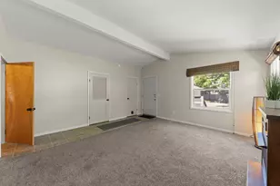 913 N 15th St, Dekalb, IL 60115 - Photo 14