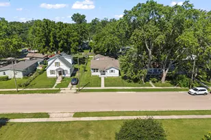 913 N 15th St, Dekalb, IL 60115 - Photo 28