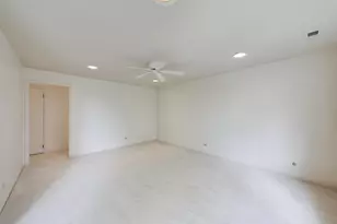 8600 Waukegan Rd, Morton Grove, IL 60053 - Photo 16