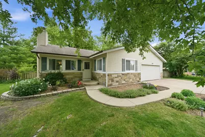 2S445 Sanchez Drive, Warrenville, IL 60555 - Photo 2