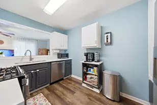 2S445 Sanchez Dr, Warrenville, IL 60555 - Photo 6