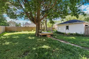1508 W Chestnut St, Bloomington, IL 61701 - Photo 40