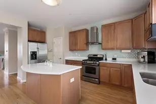 106 Creekbend Ct, Mount Prospect, IL 60056 - Photo 8