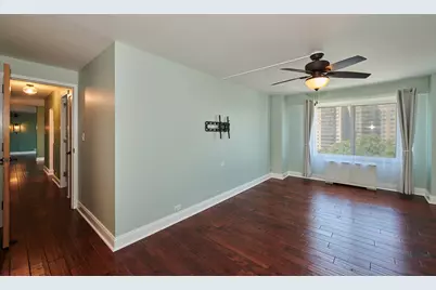 7061 N Kedzie Avenue #913, Chicago, IL 60645 - Photo 18