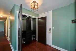 7061 N Kedzie Ave, Chicago, IL 60645 - Photo 4