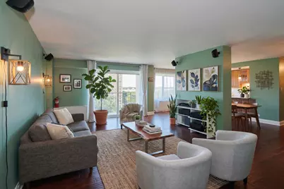 7061 N Kedzie Avenue #913, Chicago, IL 60645 - Photo 6