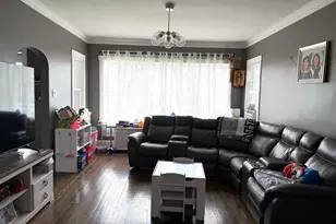 5528 W Henderson St, Chicago, IL 60641 - Photo 4