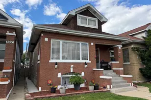 5528 W Henderson St, Chicago, IL 60641 - Photo 2