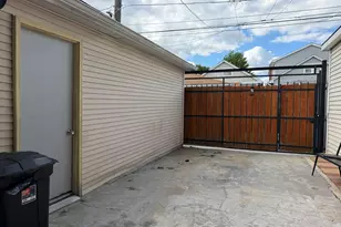 5528 W Henderson St, Chicago, IL 60641 - Photo 44