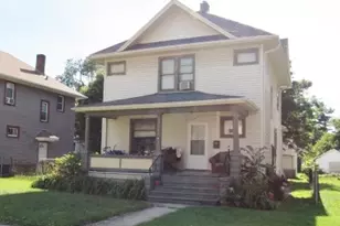 667 S Myrtle Ave, Kankakee, IL 60901 - Photo 2