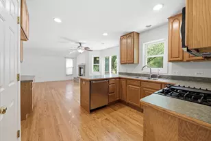 1018 Park Ave, Wauconda, IL 60084 - Photo 10