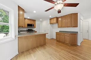 1018 Park Ave, Wauconda, IL 60084 - Photo 12