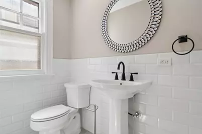 2247 W Estes Avenue #1, Chicago, IL 60645 - Photo 10