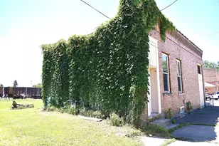 104 E North St, Creston, IL 60113 - Photo 12