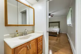 823 Greenwood Ave, Carpentersville, IL 60110 - Photo 14