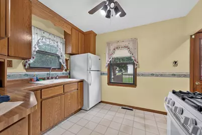 803 N 9th Street, Dekalb, IL 60115 - Photo 8