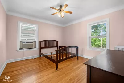 9237 S Longwood Drive, Chicago, IL 60643 - Photo 4
