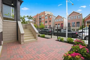 2044 W Superior St, Chicago, IL 60612 - Photo 2