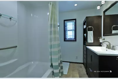 9425 Byrne Drive, Fox River Grove, IL 60021 - Photo 22