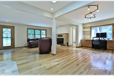 9425 Byrne Drive, Fox River Grove, IL 60021 - Photo 8