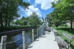 9425 Byrne Dr, Fox River Grove, IL 60021 - Photo 32
