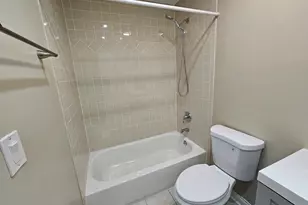 210 Redwood Ct, Vernon Hills, IL 60061 - Photo 14