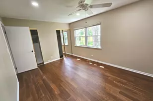 210 Redwood Ct, Vernon Hills, IL 60061 - Photo 18