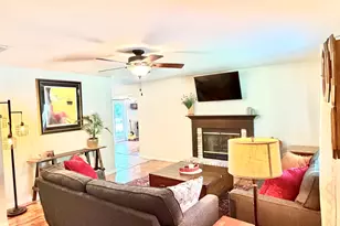 221 Rowe Dr, Bloomington, IL 61701 - Photo 2